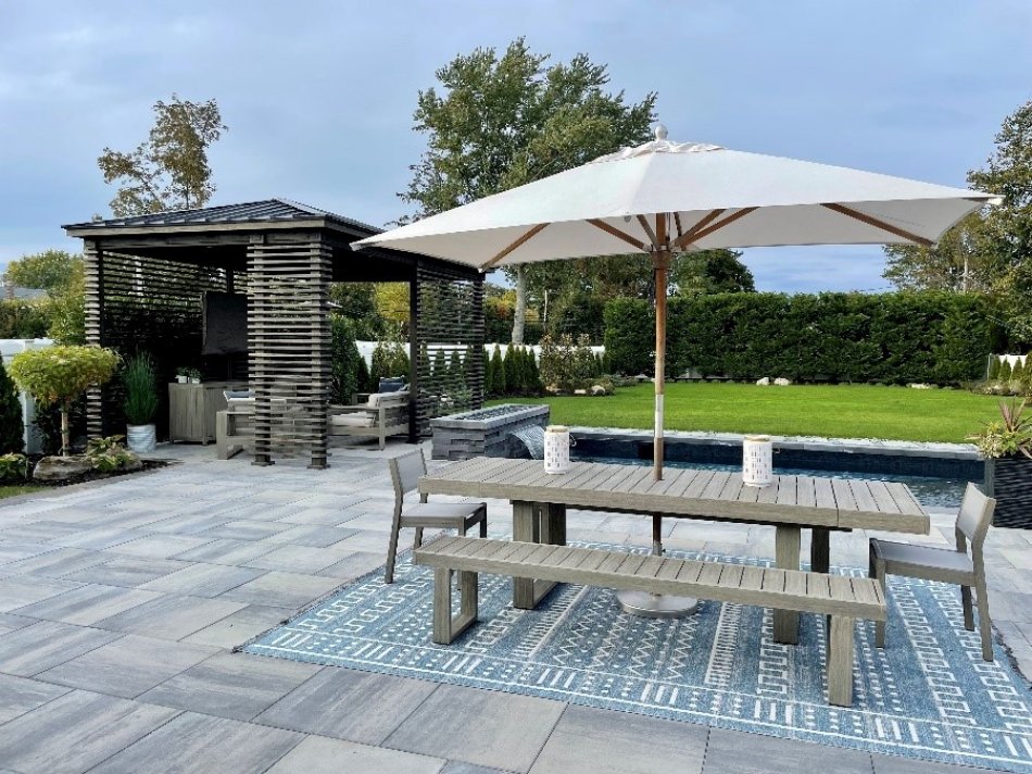 slunečník a pergola