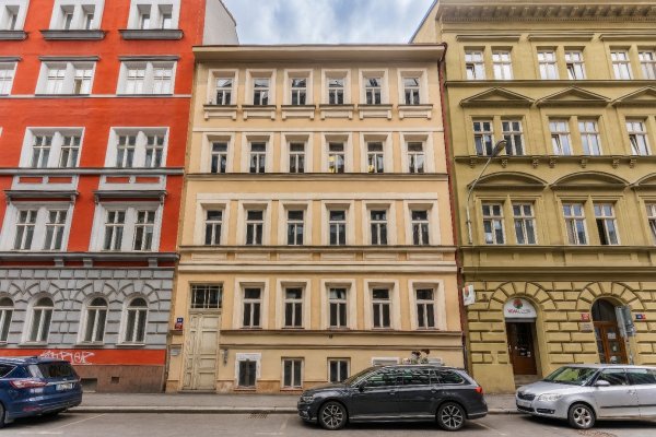 Luxent Fund SICAV posiluje portfolio. V Praze 2 koupil dva činžovní domy