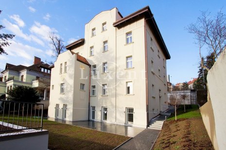 dům