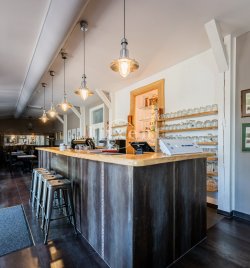 bar