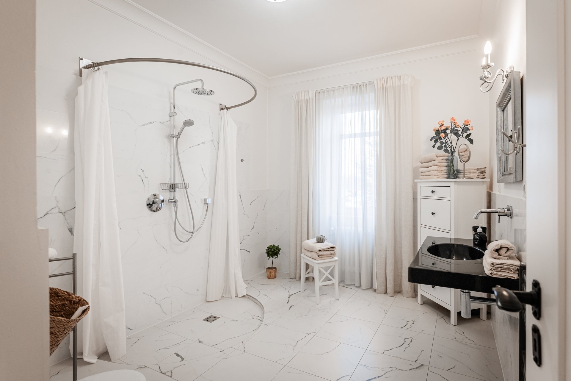 otevřený sprchový kout