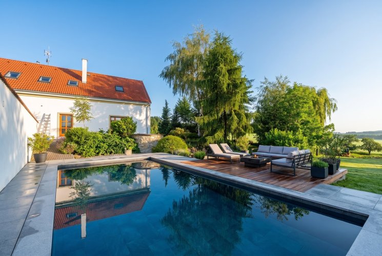 Prodej vícegeneračního rodinného domu 8+1, na pozemku 2.913 m², Kvítkovice, České Budějovice