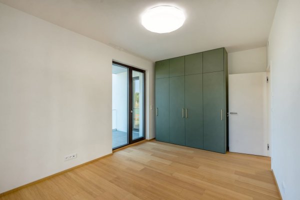 vestavěné skříně