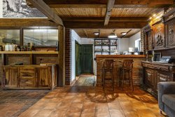 bar