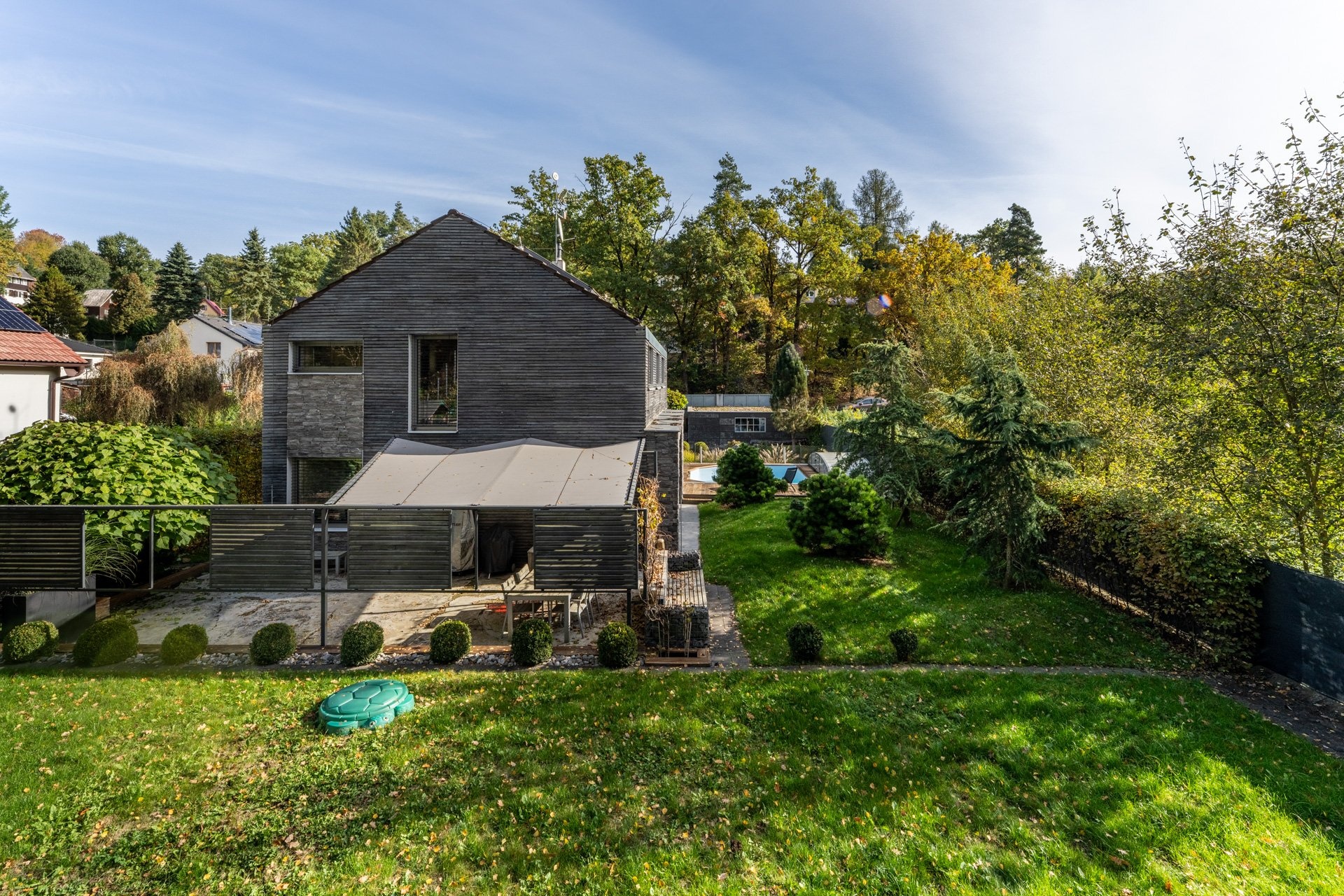 dolní zahrada v japonském stylu