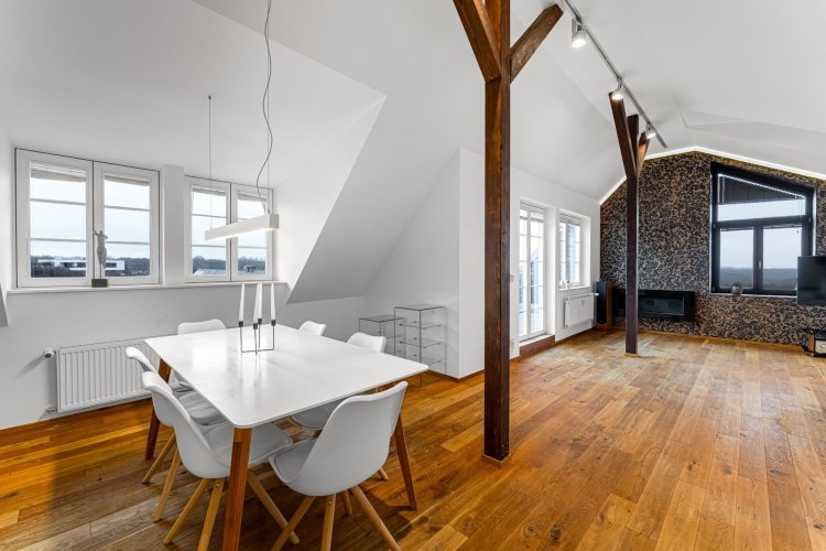 Pronájem mezonetového bytu 3+kk/2xT, 2xGS, 120 m², Praha 6