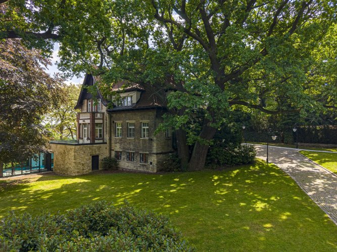 For sale: a unique 400 m² villa on a 3,359 m² lot, Prague 5 – Smíchov, Hřebenky