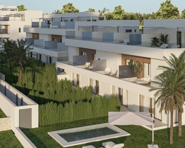 Sale of a 4+kt terraced villa with swimming pool, Estepona, Spain