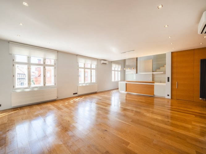 Pronájem mezonetového bytu 5+kk/T, 242 m², Praha 2 - Vinohrady