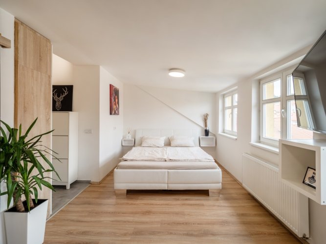 Pronájem bytu 1+kk, 37 m², Praha 5 - Smíchov