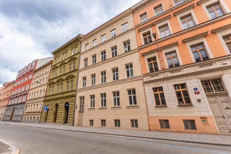 Prodej reprezentativního činžovního domu po rekonstrukci, Praha 2 – Nové Město