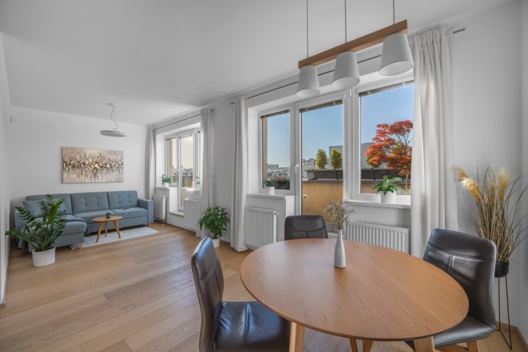 Sale of a Spacious 4+kt Apartment with Terrace & Garage, 92 sqm, Bratislavská, Prague – Hostivař