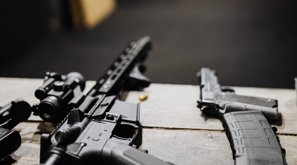 Is It Legal to Shoot Guns in Prague as a Tourist?